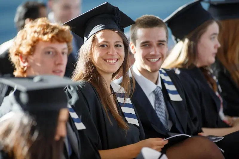 what are government scholarships for college students